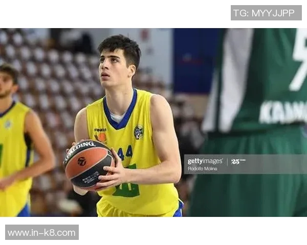 新秀赛季奎因表现惊艳30分9板4助2断2帽与文班同列历史传奇